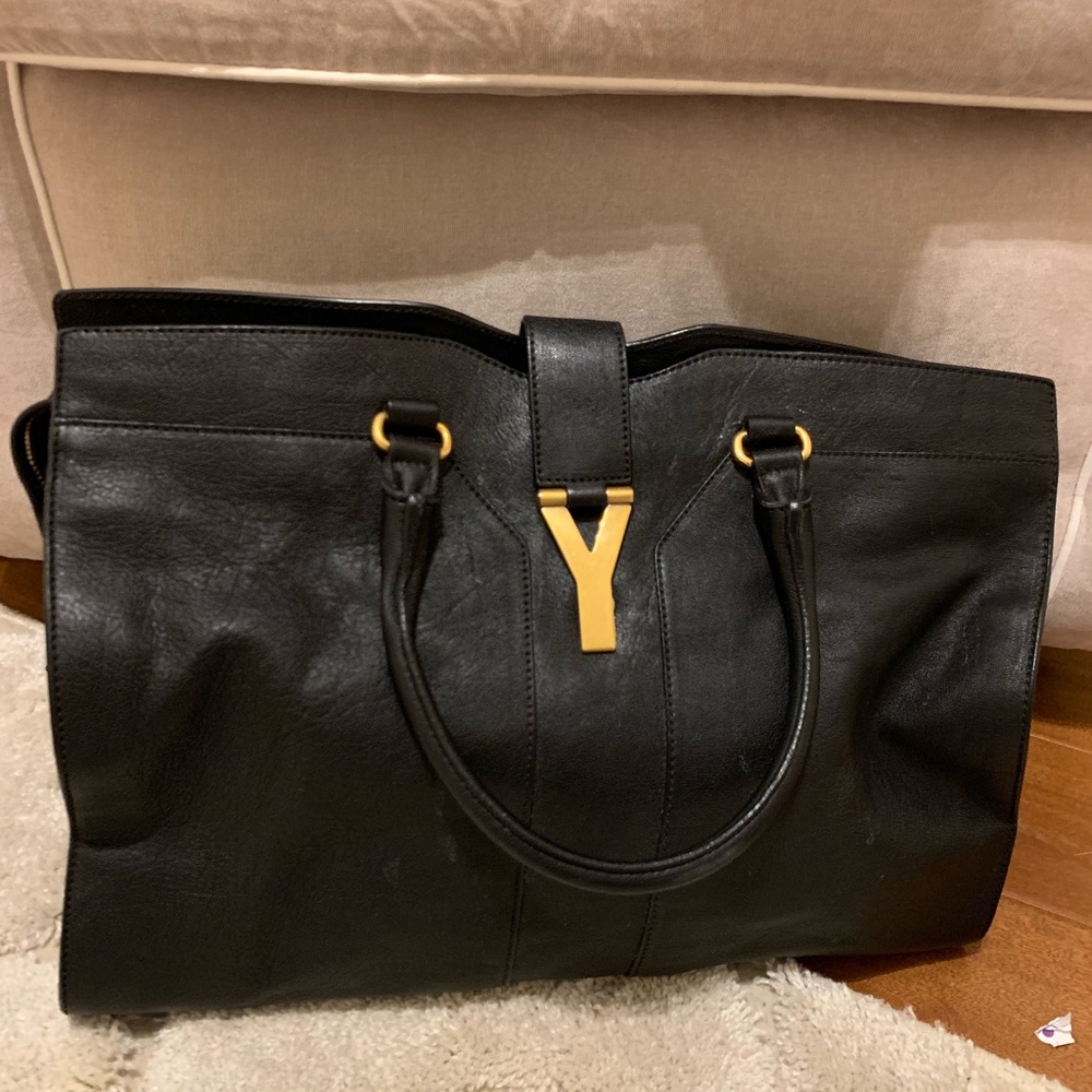 Yves Saint Laurent chyc leather tote in black